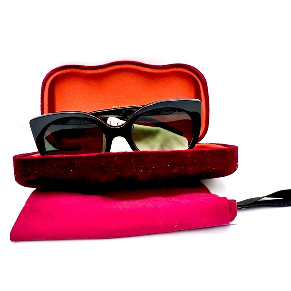 Gucci Black Cat Eye Sunglasses GG0325S - Picture 8 of 8